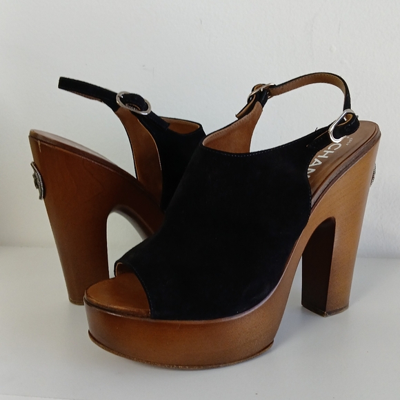 CHANEL SHOES - Picture 1 of 8